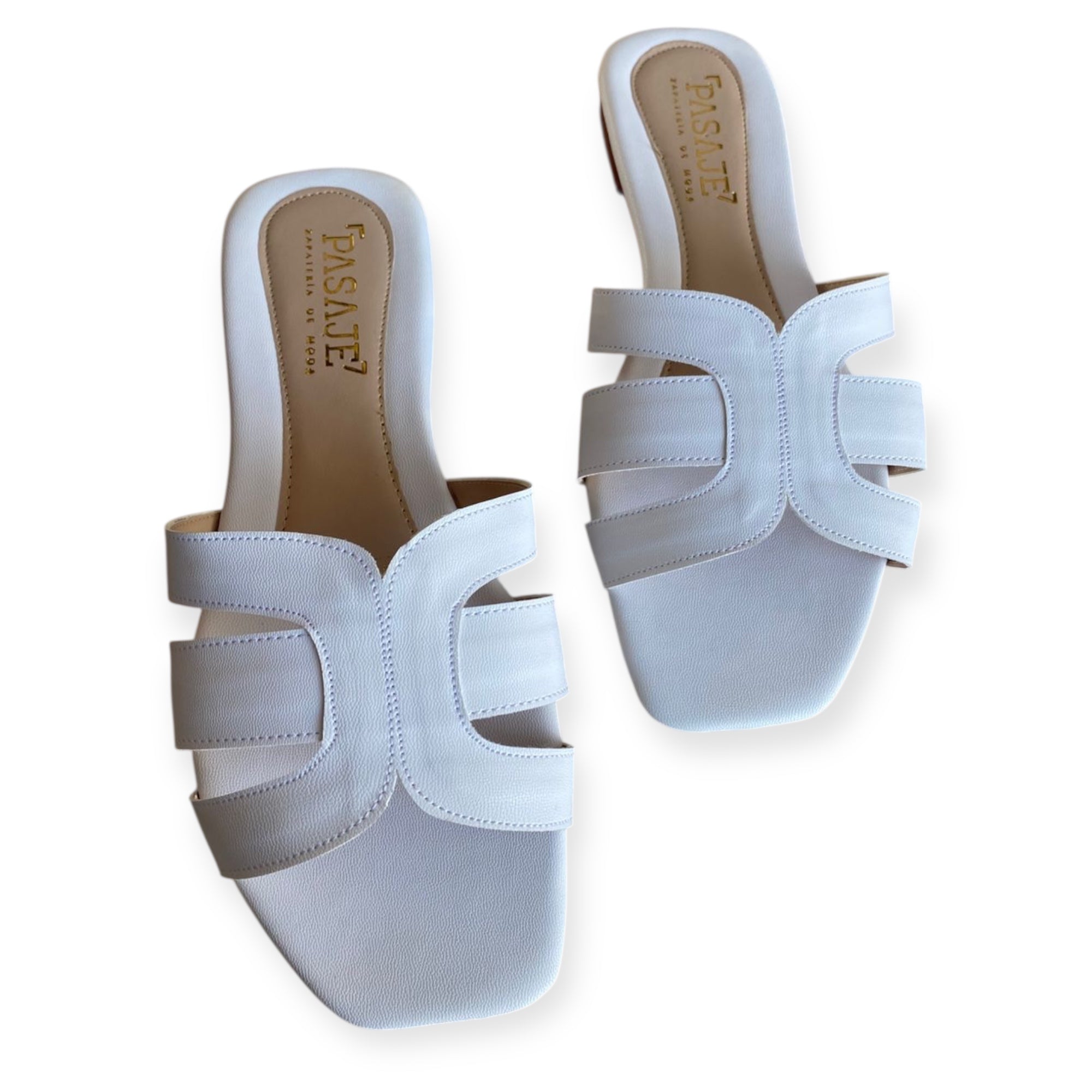 TRIBUTE SANDAL BLANCO