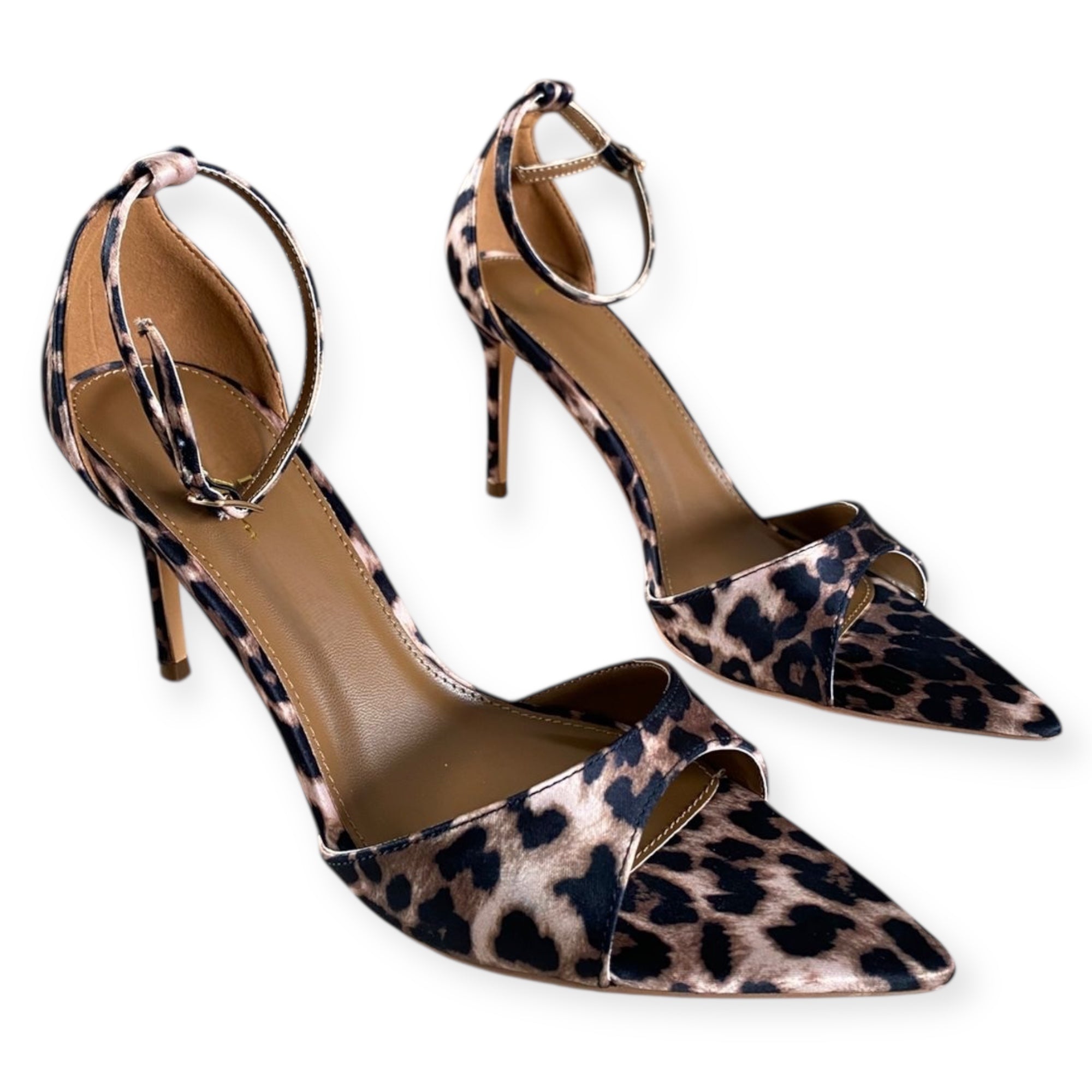 OLIVIA LEOPARDO