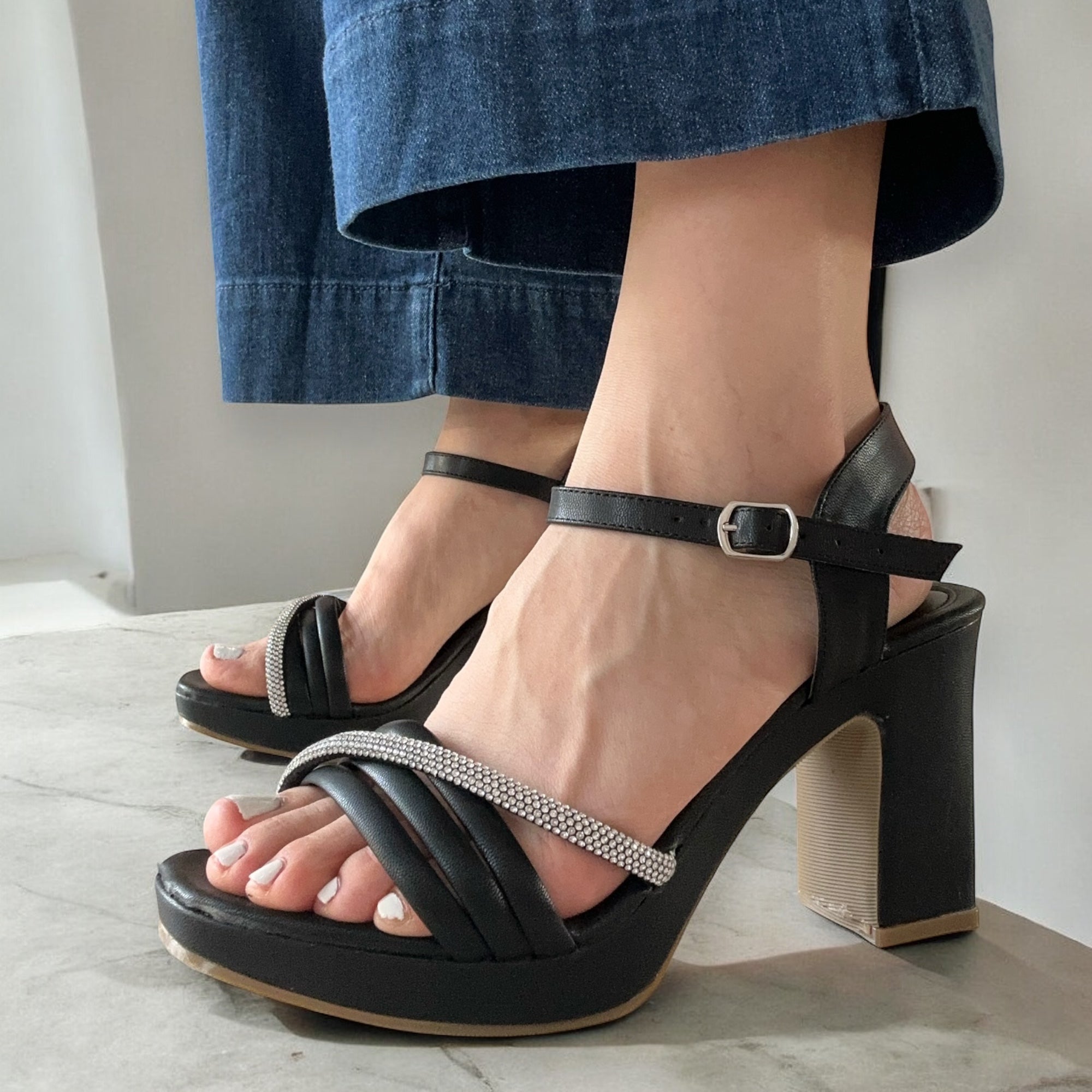 SIENNA BRILLOS NEGRO